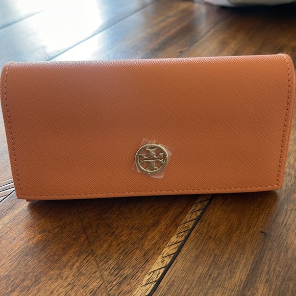 Tory Burch Orange sunglasses case - Picture 8 of 11
